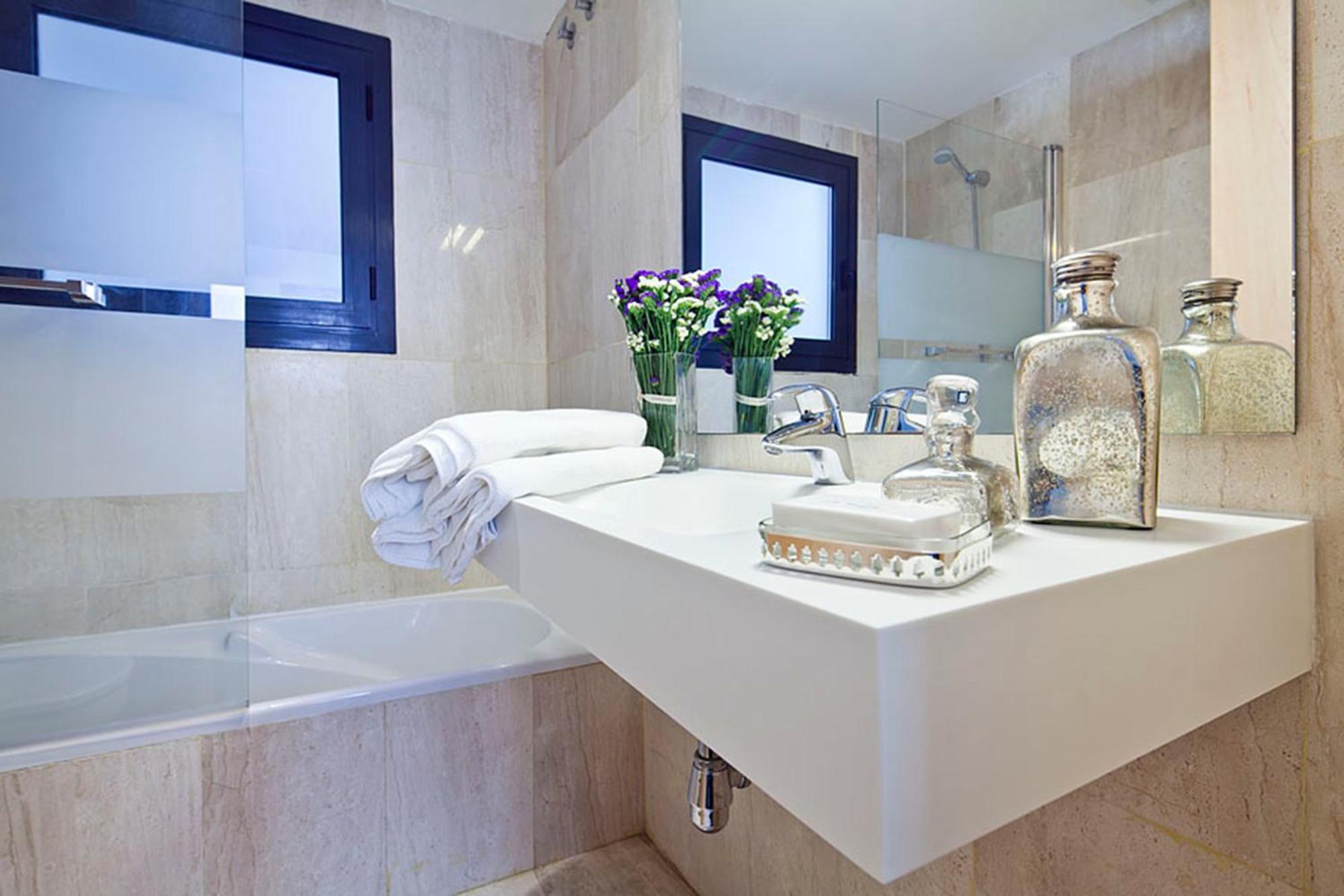 Apartment Barcelona Rentals - Private Pool And Garden Center 객실 사진