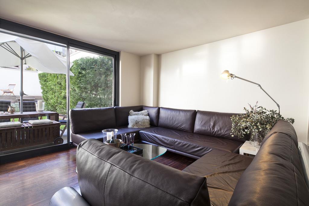 Apartment Barcelona Rentals - Private Pool And Garden Center 외부 사진