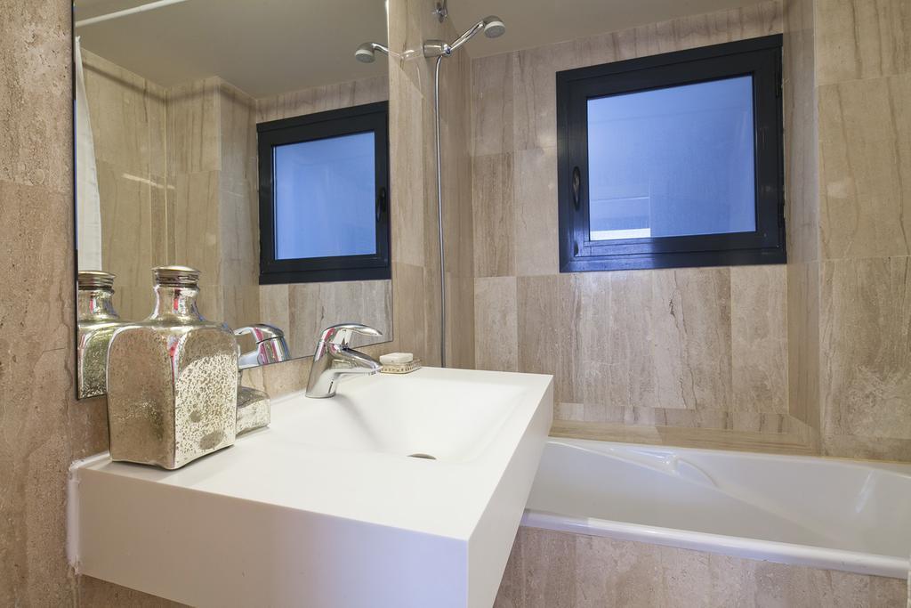 Apartment Barcelona Rentals - Private Pool And Garden Center 객실 사진